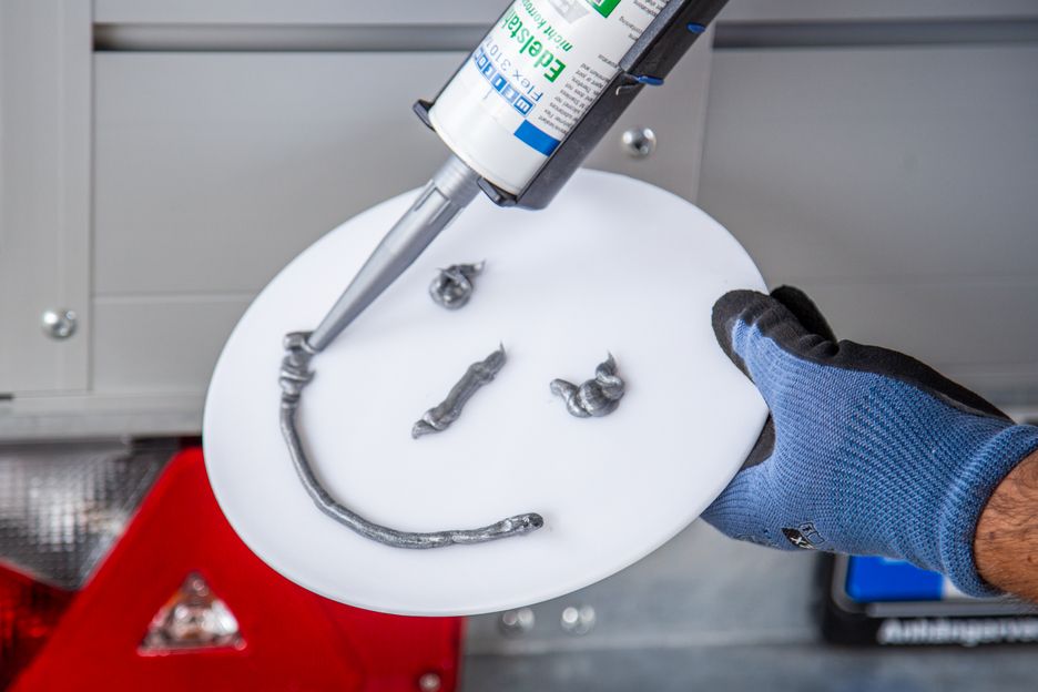 Weicon Flex 310M Sealant White/Black/Clear/Stainless Steel - Image 2